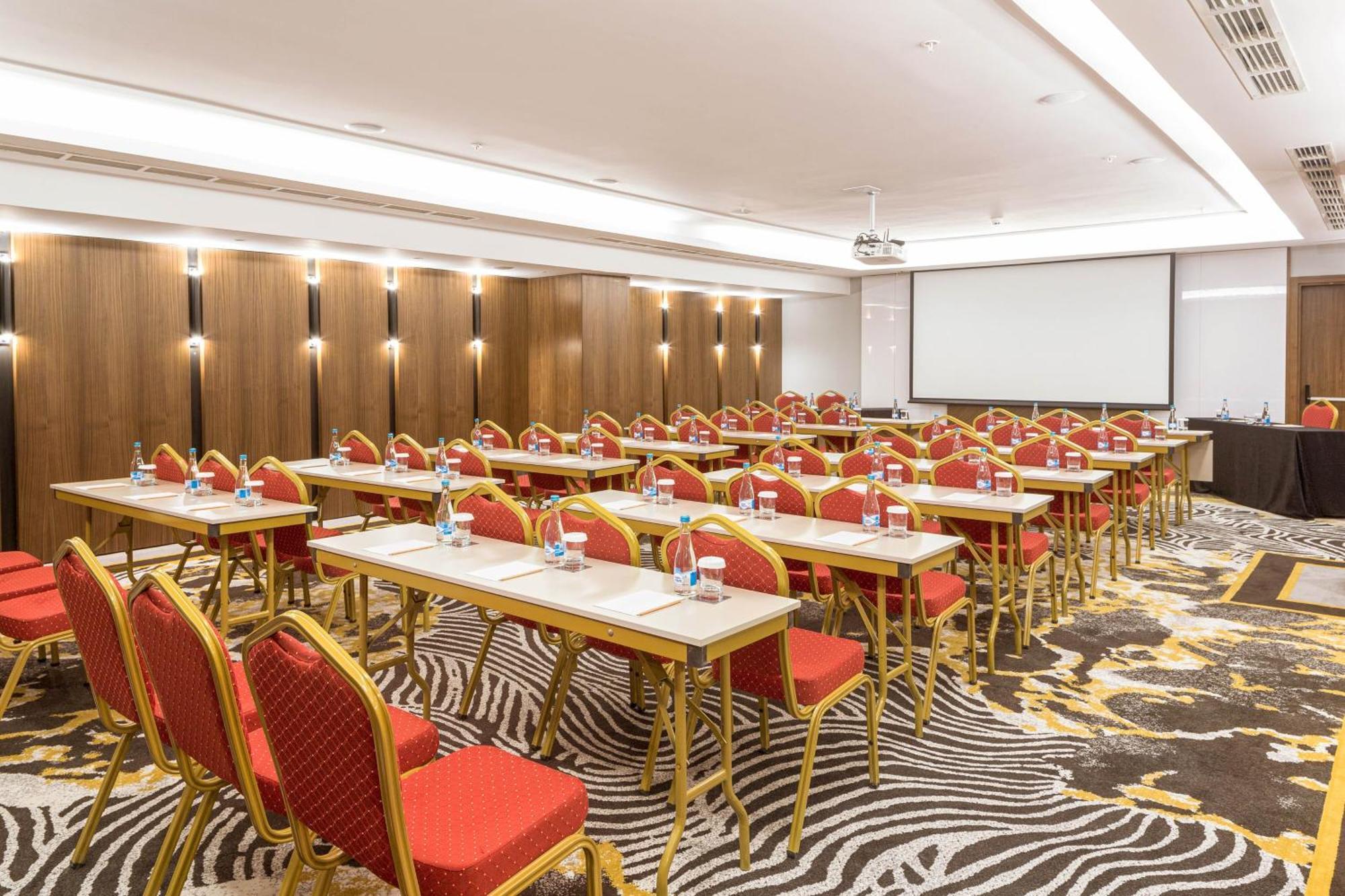 Sheraton Bishkek Ngoại thất bức ảnh